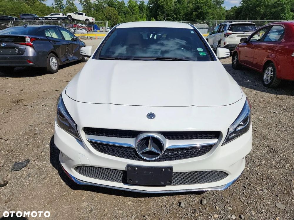 Mercedes-Benz CLA 250 4Matic 7G-DCT - 5