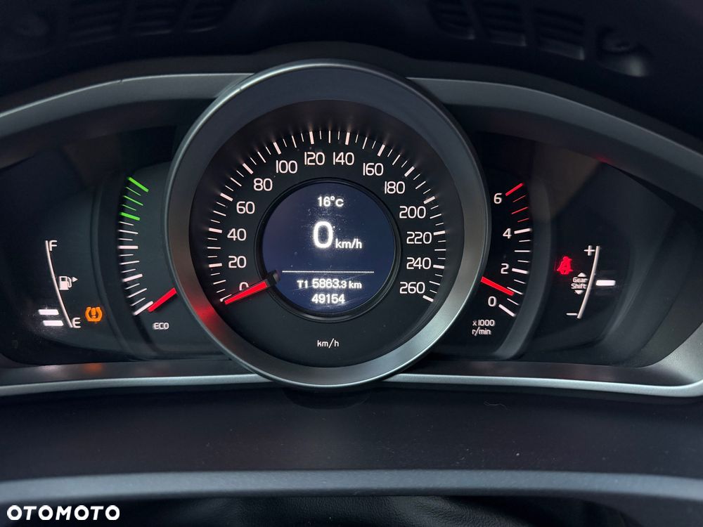 Volvo V40 D2 - 8