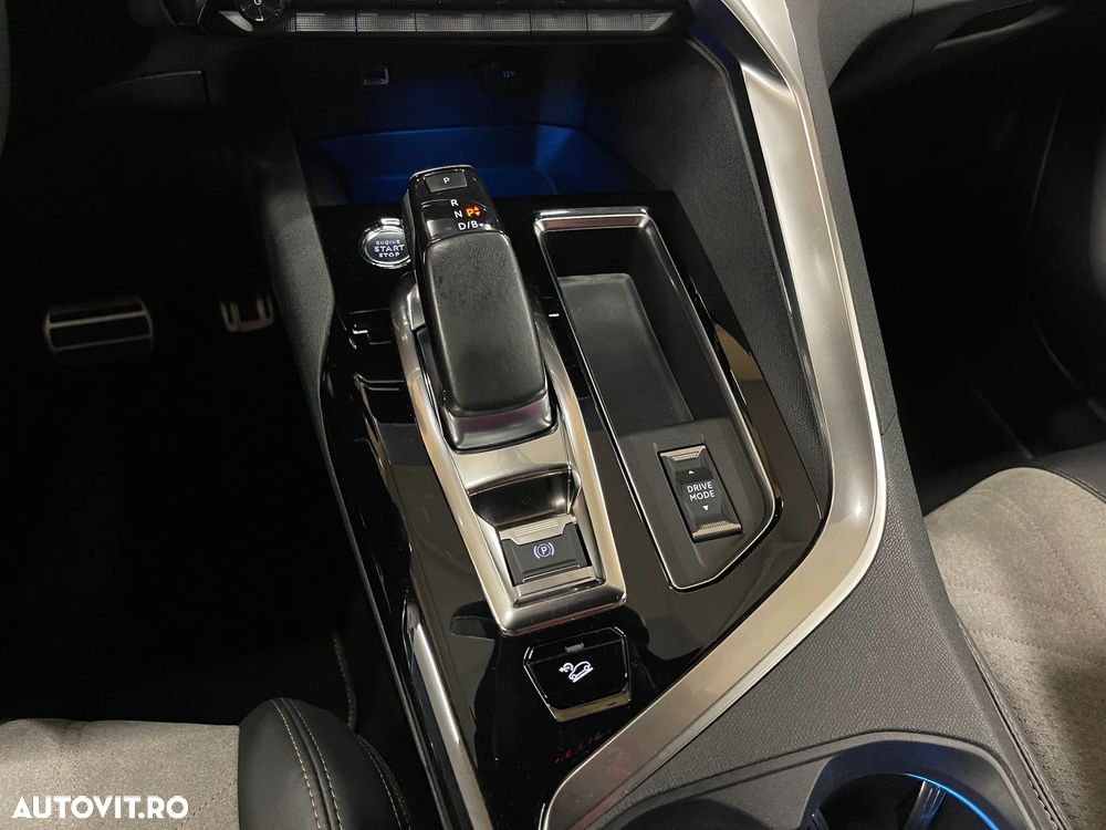 Peugeot 3008 PHEV 300 EAT8 4X4 GT - 27