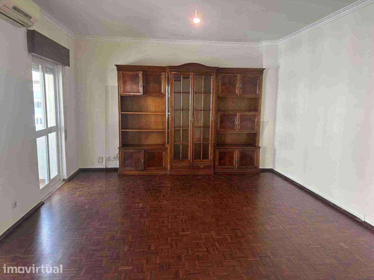 Apartamento T3 para Arrendamento em São Domingos de Benfica - Grande imagem: 2/33