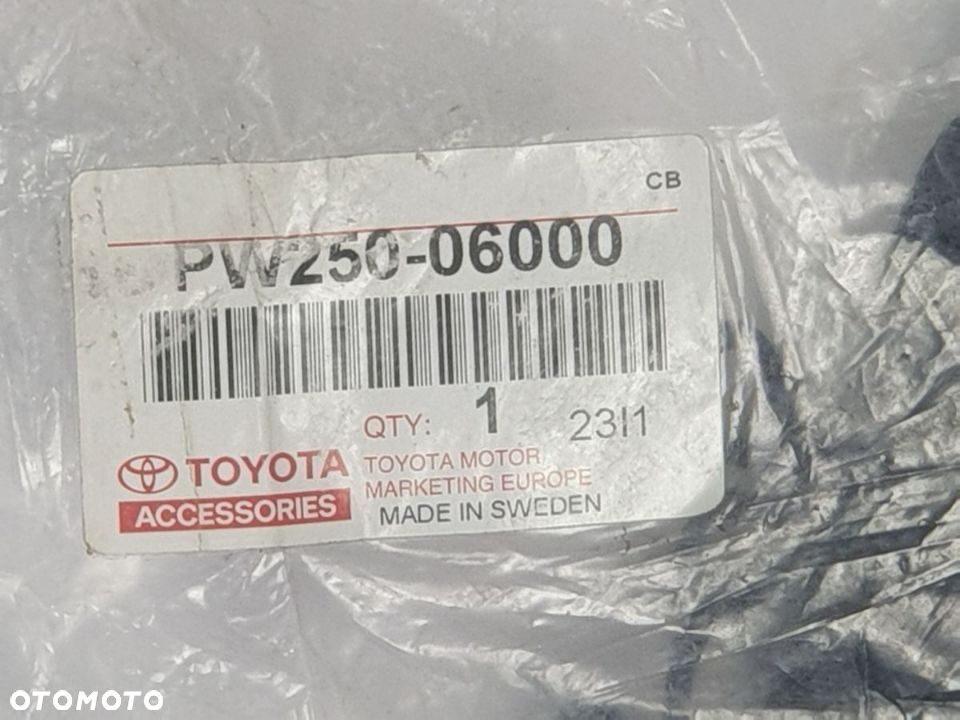TOYOTA CAMRY gen IX od 2018r Siatka Mocująca Bagaż Pionowa - 7