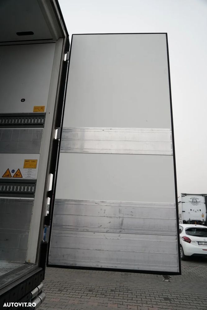 Schmitz Cargobull / REFRIGERAT / UNITATE SCHMITZ TKM / 2x AXE DE RIDICARE / COȘ PENTRU PALEȚI / 2023 / - 14