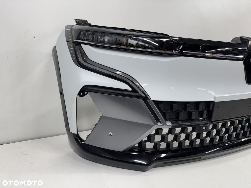Zderzak przód Lampa led  Renault Megane e tech  260103279R - 2