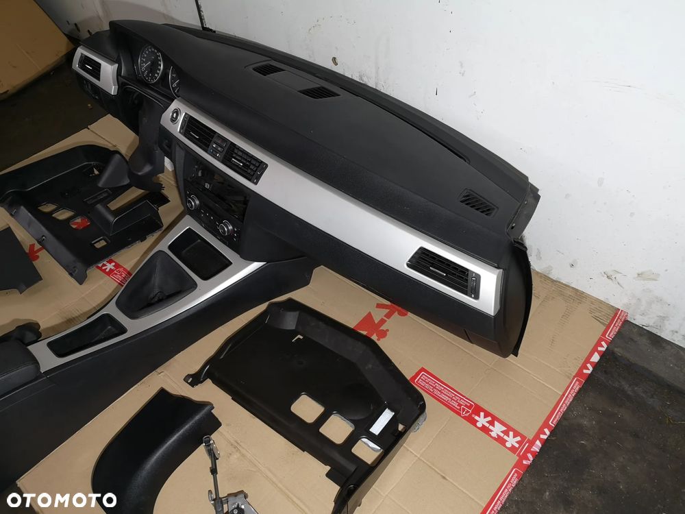 BMW E90 E91 DESKA KOKPIT KONSOLA ORYGINAŁ PULPIT - 4