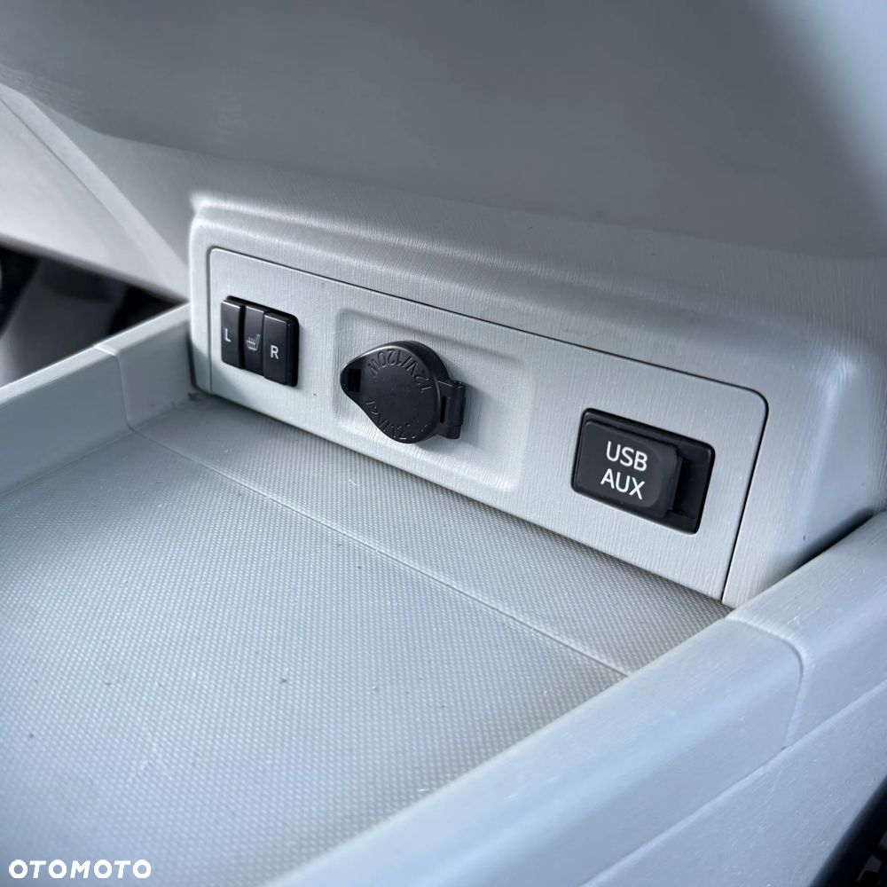 Toyota Prius+ 1.8 HSD Sol - 29