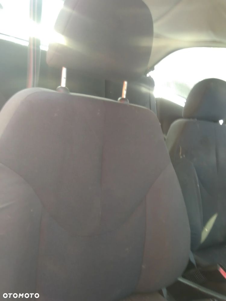 Auto na części - Rover 25 103KM benzyna 2004 Silnik Skrzynia Drzwi Maska Klapa Błotnik Zderzak Lampa Szyba Klamka Lusterko Deska Kokpit - 4