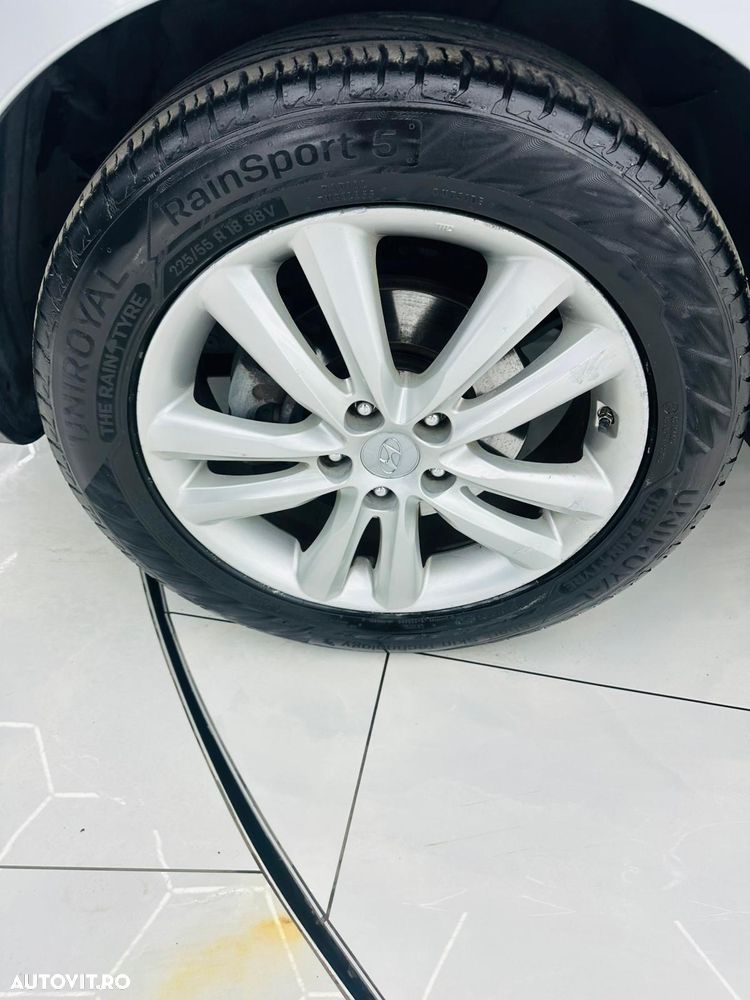 Hyundai ix35 1.7 CRDI 2WD blue Finale Silver - 9