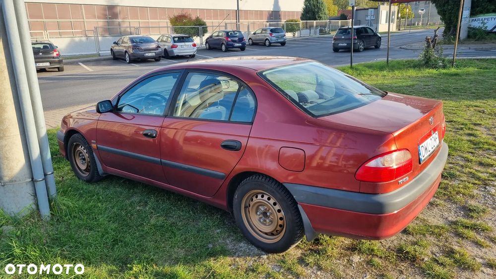 Toyota Avensis 2001 photo 4