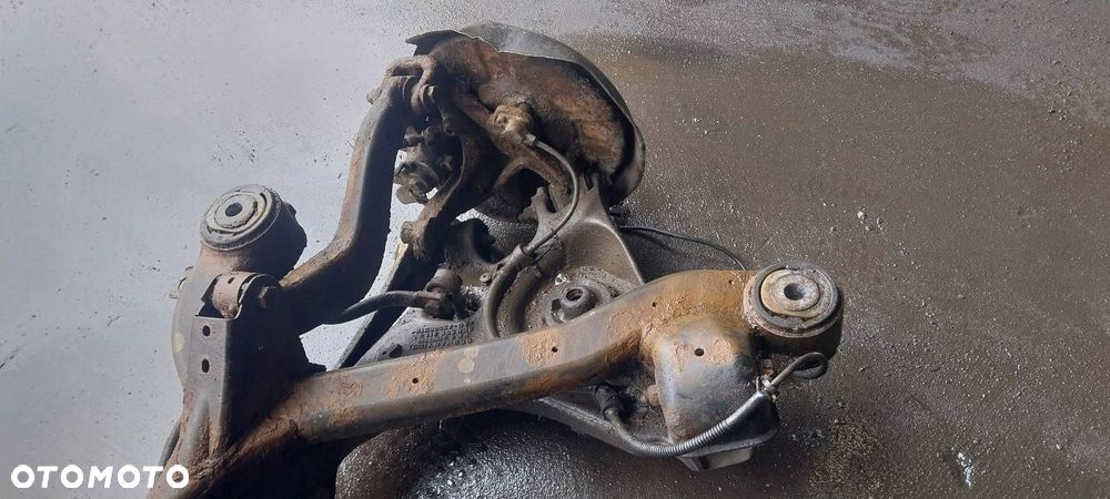 KOMPLETNE ZAWIESZENIE BELKA SANKI TYŁ HAMULCE ZACISKI AUDI A4 B6 SEDAN OŚKA - 2