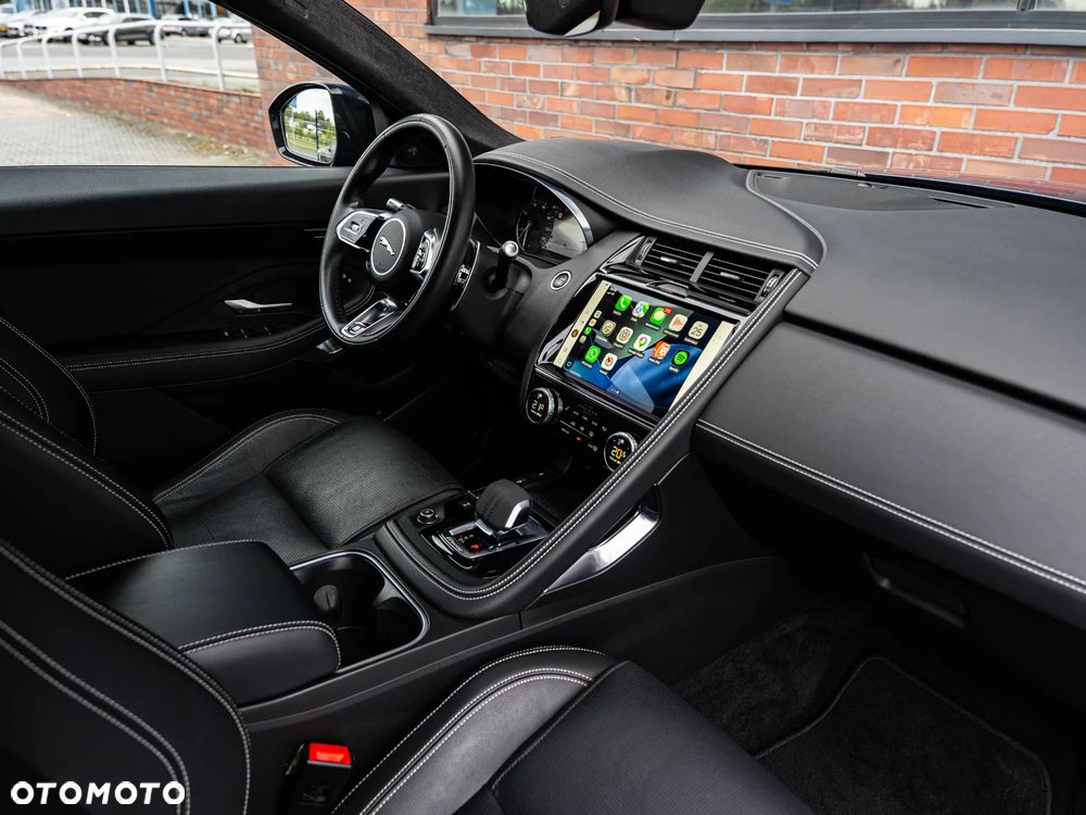Jaguar E-Pace D200 AWD R-Dynamic - 24