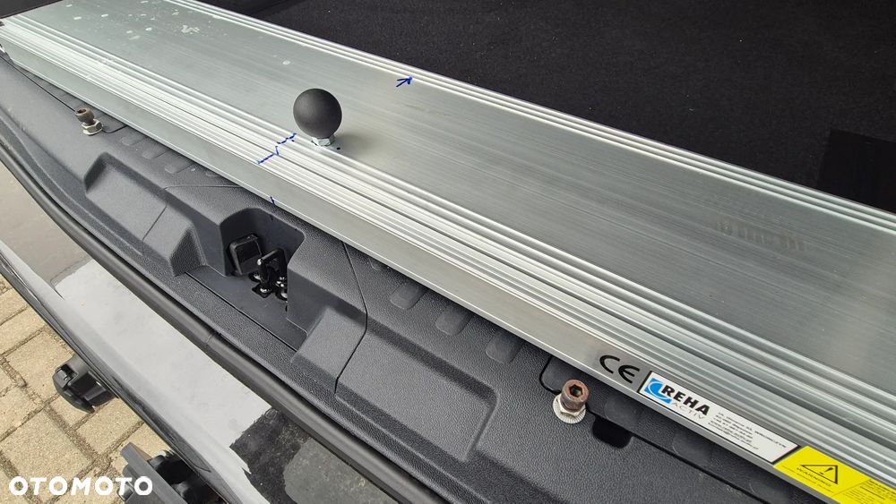 Volkswagen Caravelle - 14