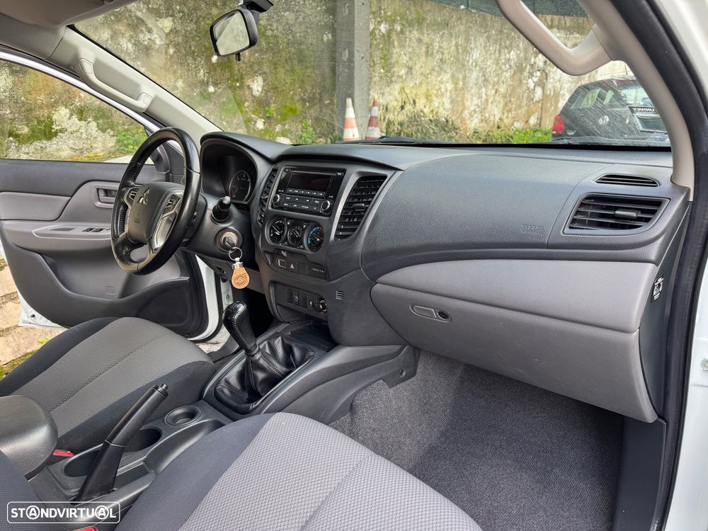 Mitsubishi L200 2.4 DI-D CD Invite 2WD - 24