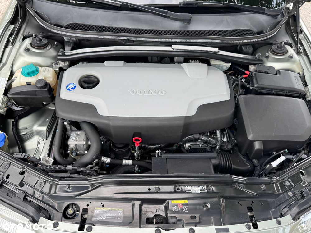 Volvo S60 2.4D Momentum - 34