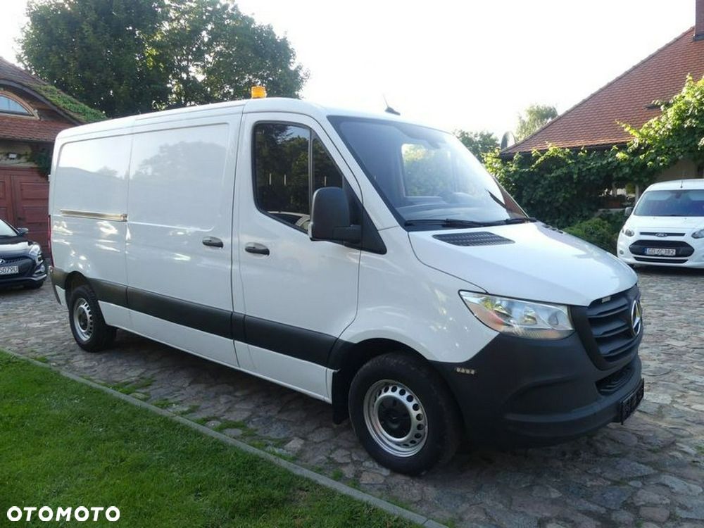Mercedes-Benz Sprinter - 2