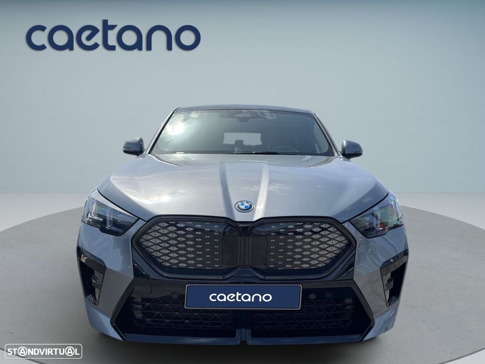 BMW iX2 eDrive20 Pack Desportivo M Pro - 2