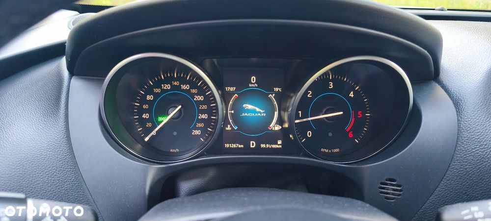 Jaguar F-Pace 2.0 i4D RWD Pure - 15