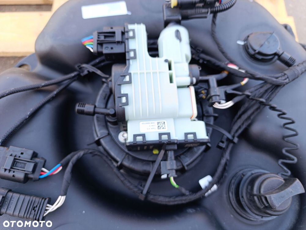 MERCEDES W212 ZBIORNIK ADLBUE A2124701102 - 3