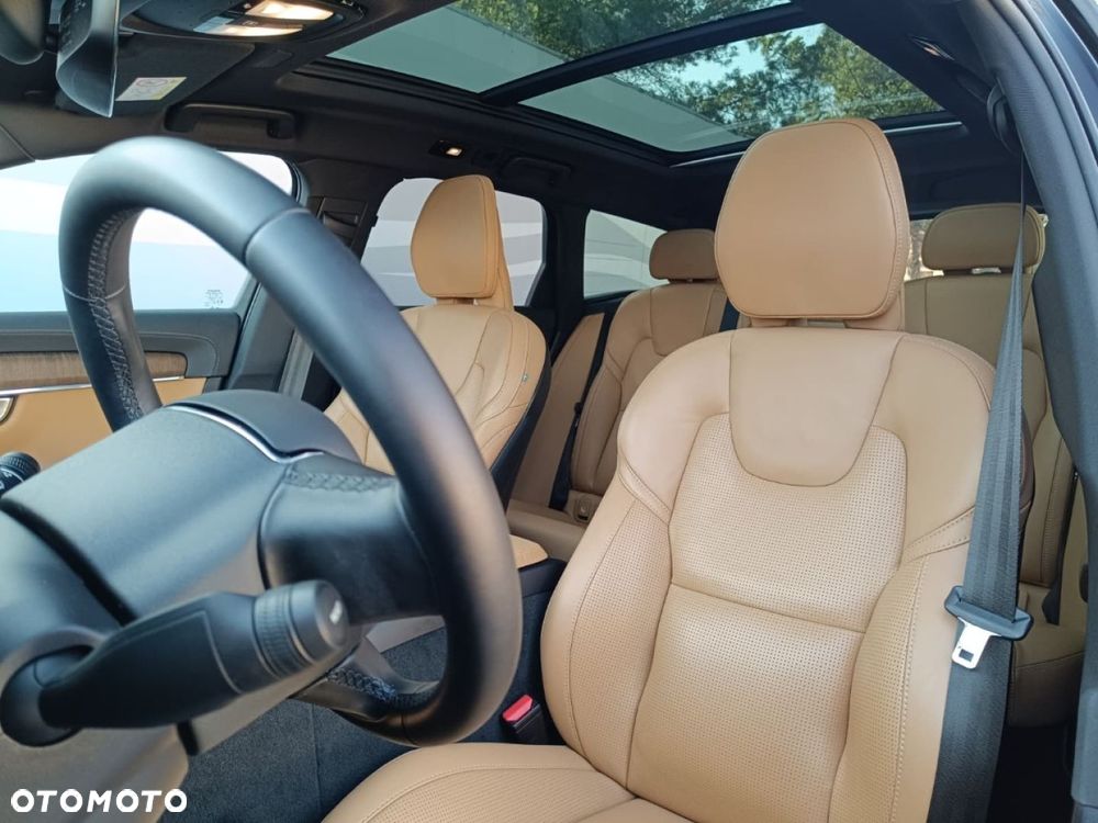 Volvo V90 Cross Country - 18