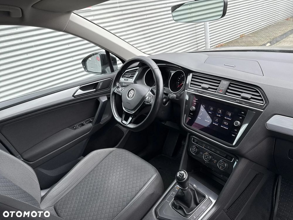 Volkswagen Tiguan - 9