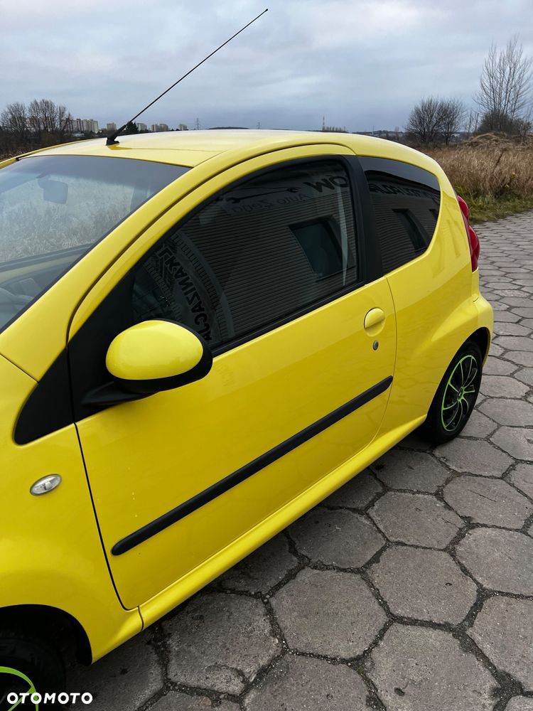 Peugeot 107 1.0 Happy - 10