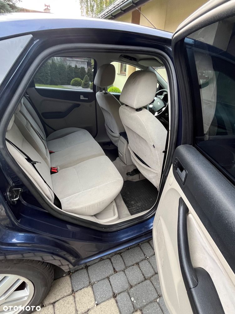 Ford Focus ver-ghia - 9