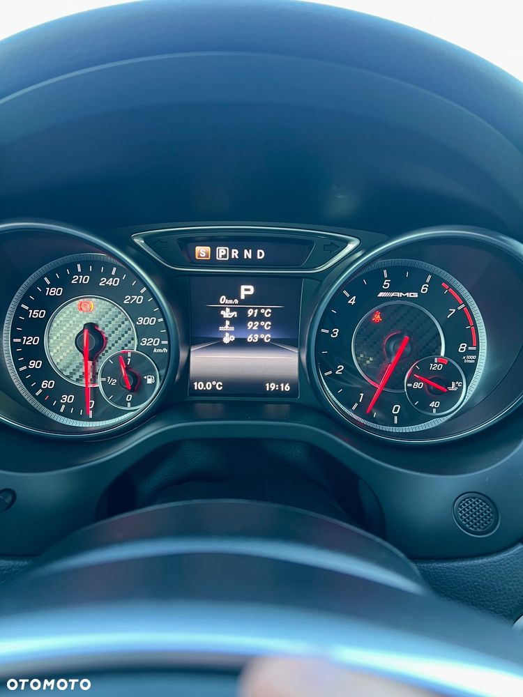 Mercedes-Benz GLA - 22