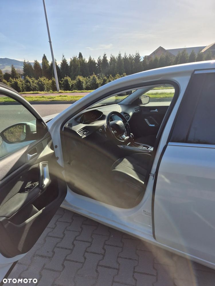 Peugeot 308 1.5 BlueHDi Allure S&S EAT6 - 7