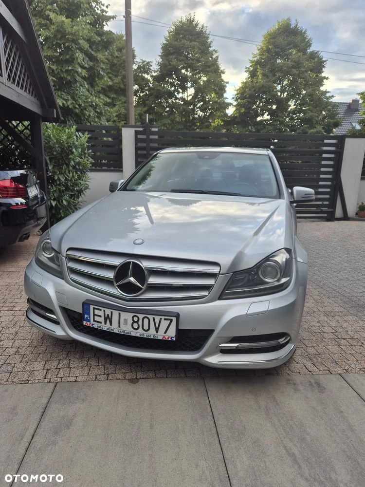 Mercedes-Benz Klasa C 180 CGI BlueEff Avantgarde - 1