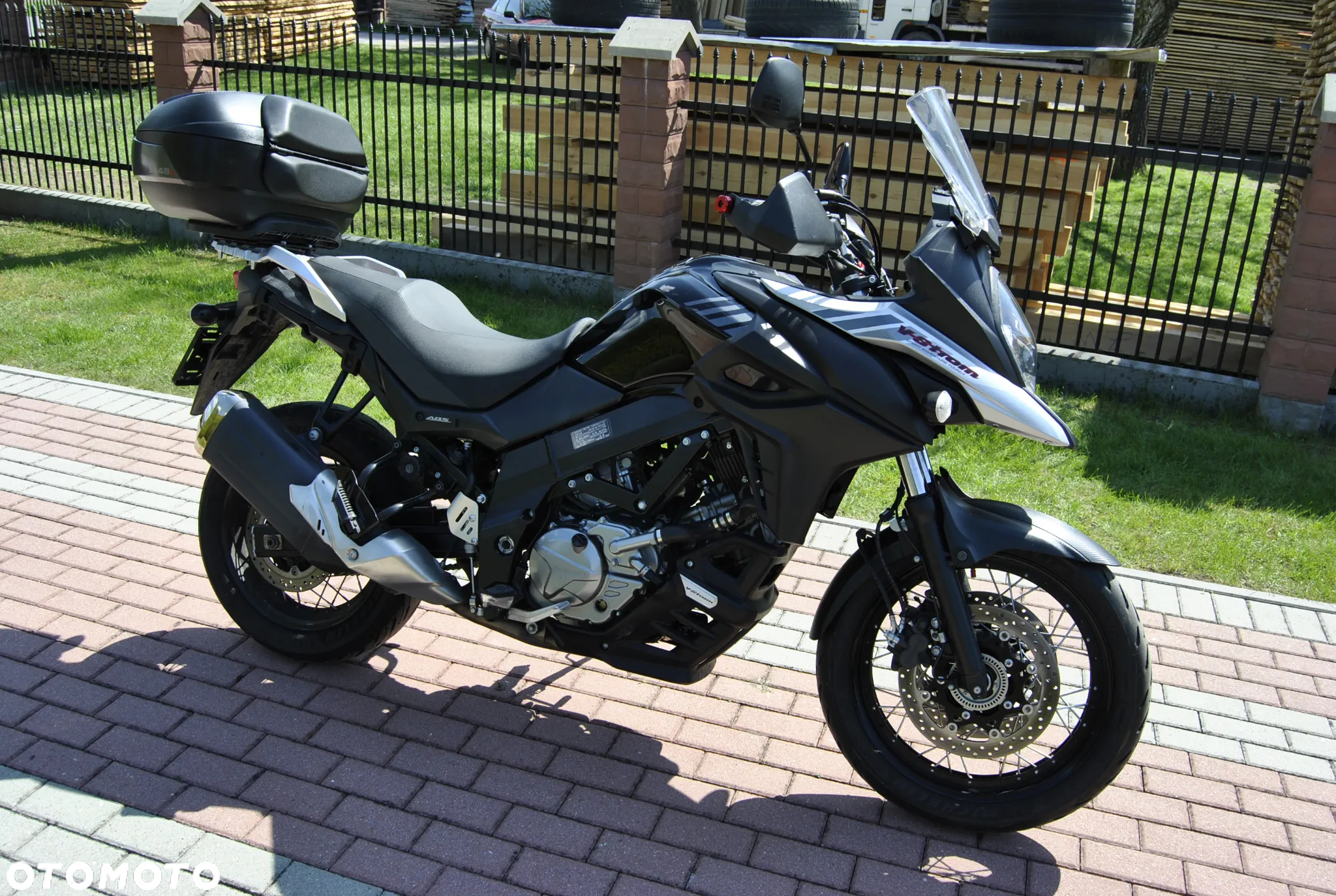 Suzuki V-STROM - 16