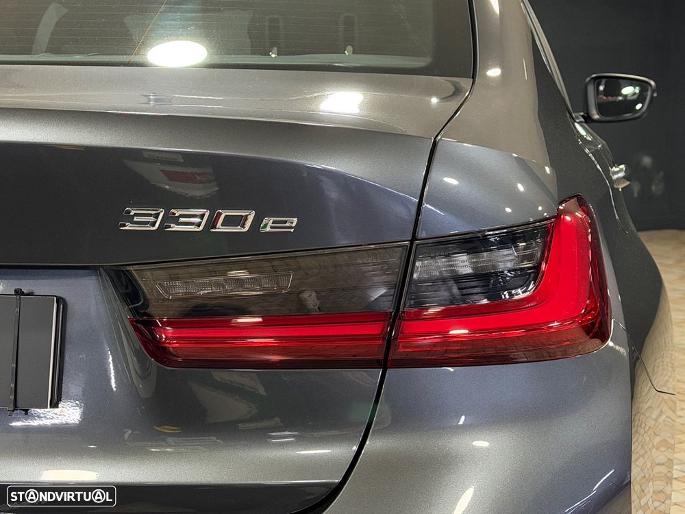 BMW 330 e Touring Aut. Advantage - 10