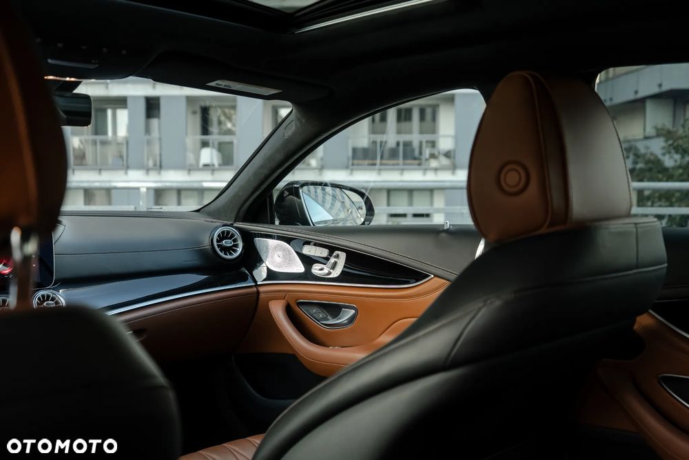 Mercedes-Benz AMG GT 53 4Matic+ 4D Speedshift TCT 9G - 25