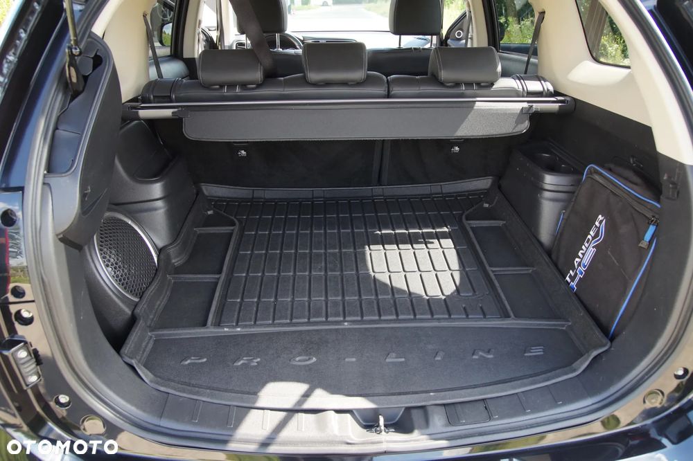 Mitsubishi Outlander Instyle NAVI + - 18