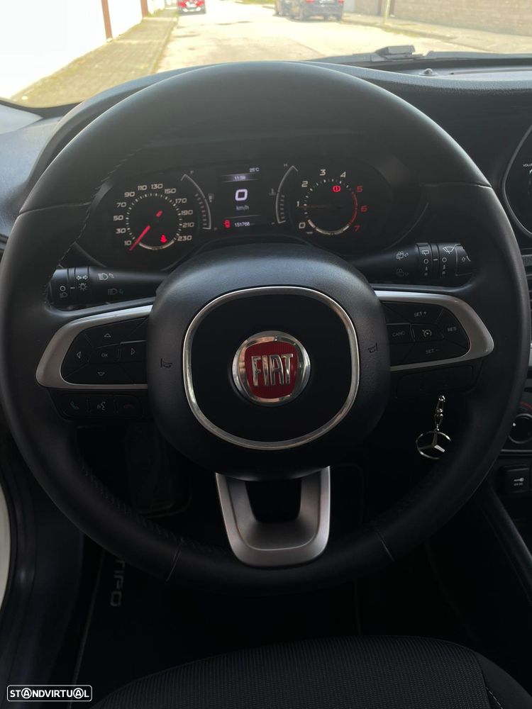 Fiat Tipo Station Wagon 1.6 M-Jet Lounge - 35