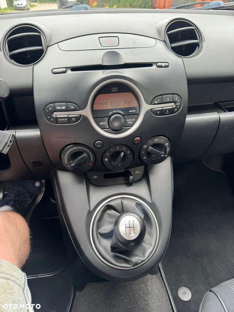 Mazda 2 - 8