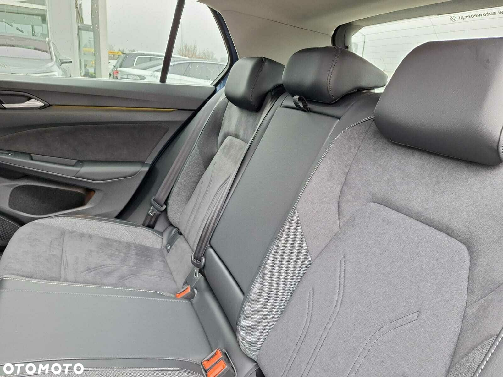 Volkswagen Golf - 24