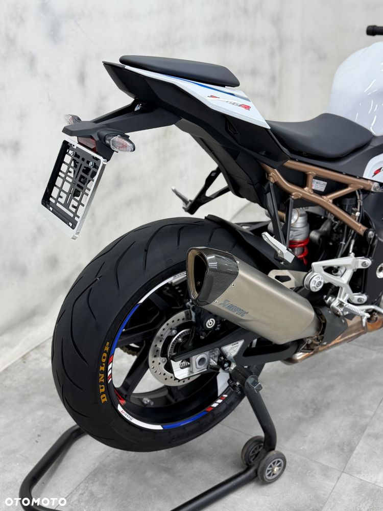 BMW S - 18