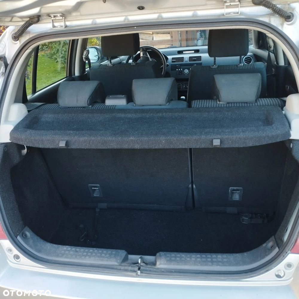 Suzuki Swift - 12