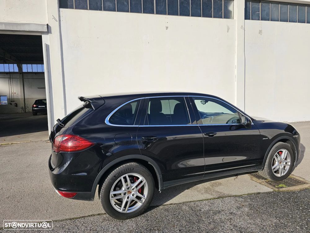 Porsche Cayenne Platinum Edition - 2