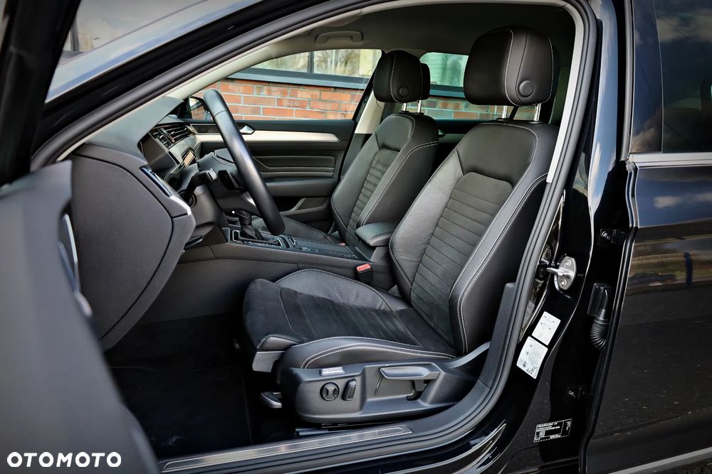 Volkswagen Passat Variant 2.0 TSI Elegance DSG - 19