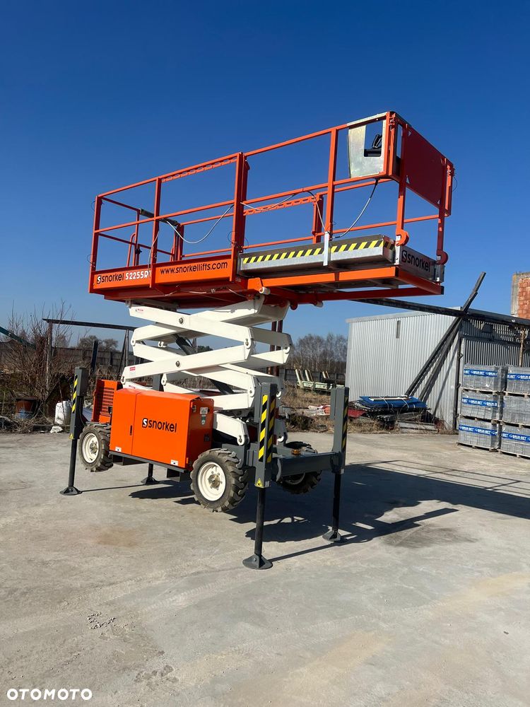 Snorkel S2255RT Podnośnik nożycowy 4x4 Diesel 50 mth 420KG Platforma Genie Skyjack - 33