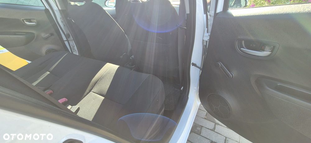 Toyota Yaris - 11