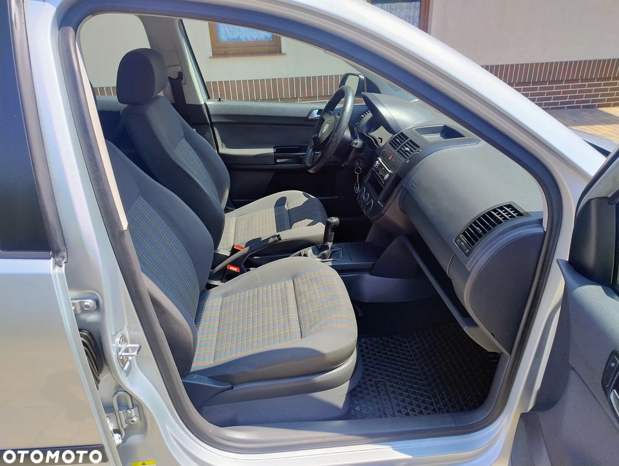 Volkswagen Polo 1.4 16V Trendline - 12