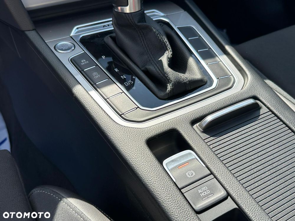 Volkswagen Passat Alltrack 2.0 TDI SCR 4Motion DSG - 35