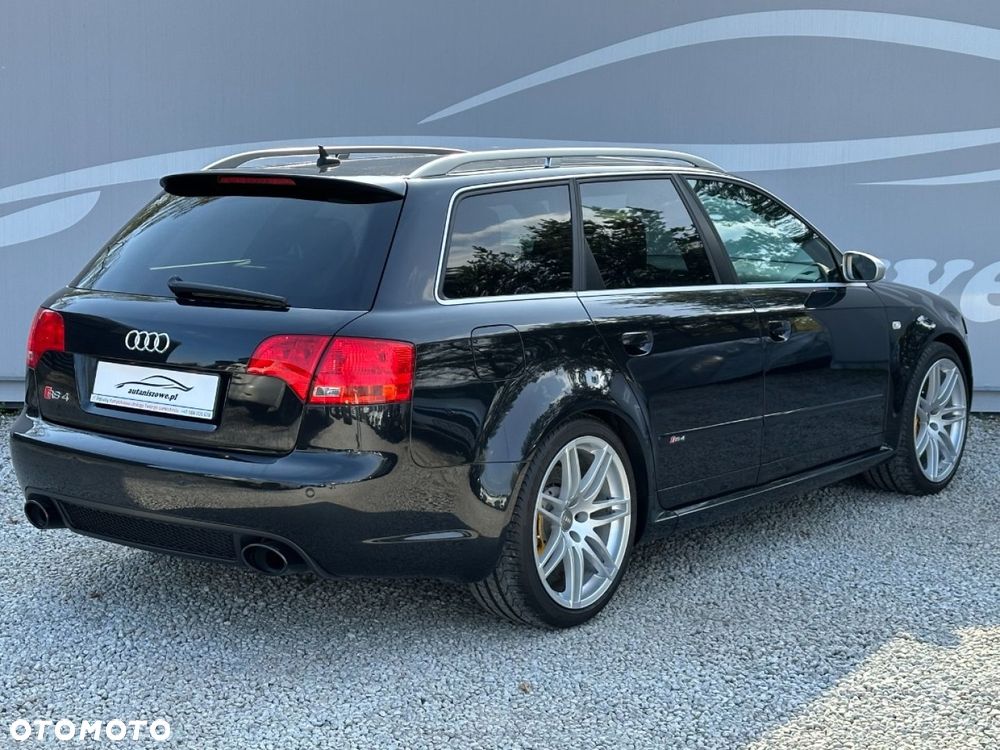 Audi RS4 Avant Avant - 19