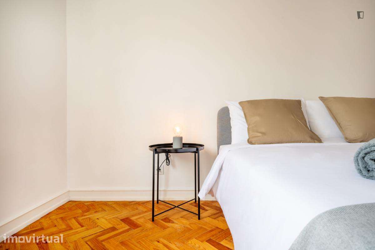 Quarto - localizado em Alameda Lisbon - Grande imagem: 4/16