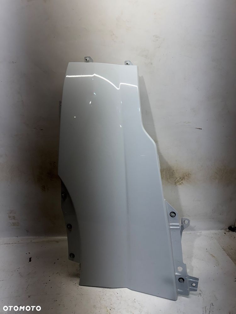 BŁOTNIK PRAWY IVECO DAILY LIFT 2022r - 2