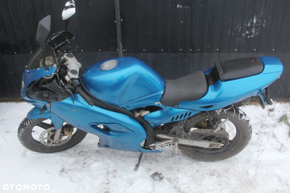 Peugeot XR 6 cały na części - 1