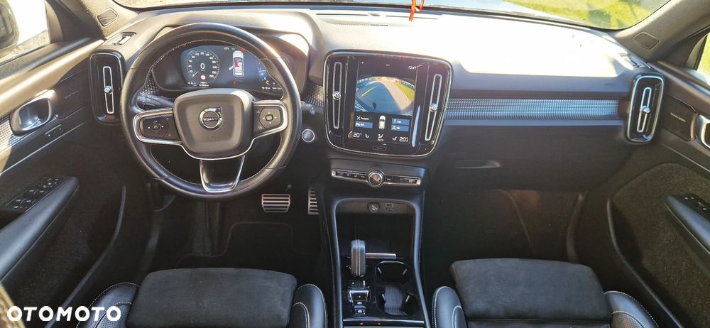 Volvo XC 40 D4 AWD Geartronic R-Design - 26