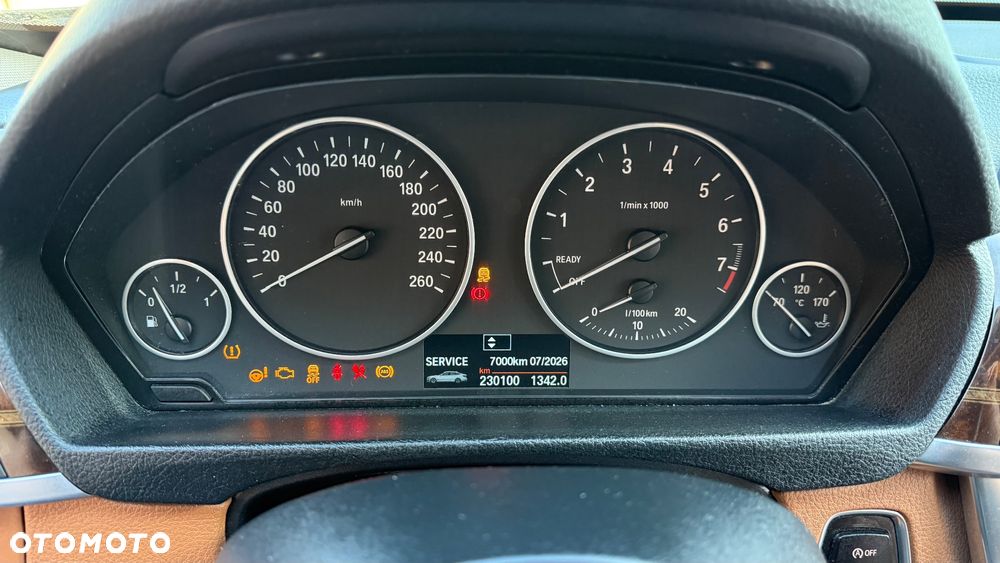 BMW Seria 3 320i Luxury Line - 39