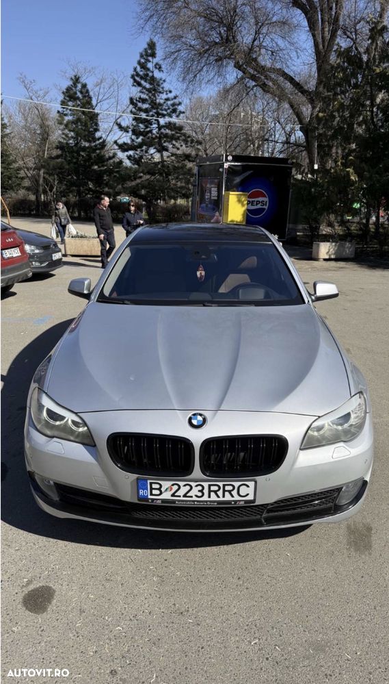 BMW Seria 5 525d xDrive - 2
